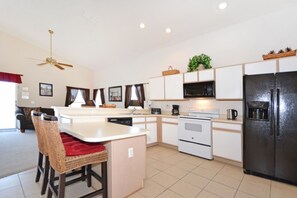 獨棟房屋, 5 間臥室 | 私人廚房 | 電冰箱、微波爐、烤箱、爐台