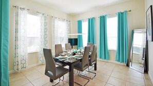 House, 3 Bedrooms | In-room dining - Reunion 249476 (Kissimmee)