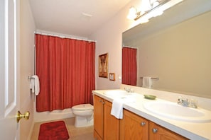 House, 4 Bedrooms | Bathroom - Windwood Bay 215185 (Davenport)