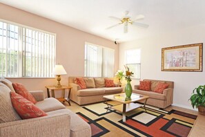 House, 4 Bedrooms | Living room | Flat-screen TV, DVD player - Windwood Bay 215185 (Davenport)
