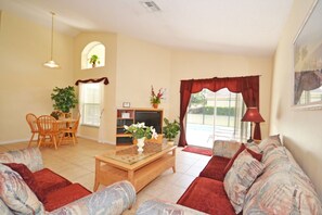 Hus - 4 sovrum | Vardagsrum | Platt-tv och dvd-spelare