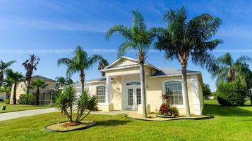 House, 4 Bedrooms | Front of property