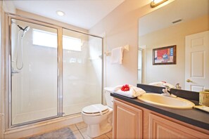 House, 5 Bedrooms | Bathroom | Hair dryer, towels - Calabay Parc 269038 (Davenport)