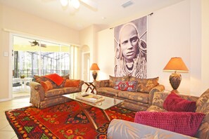 House, 5 Bedrooms | Living room