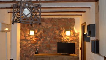 Una televisión de pantalla plana