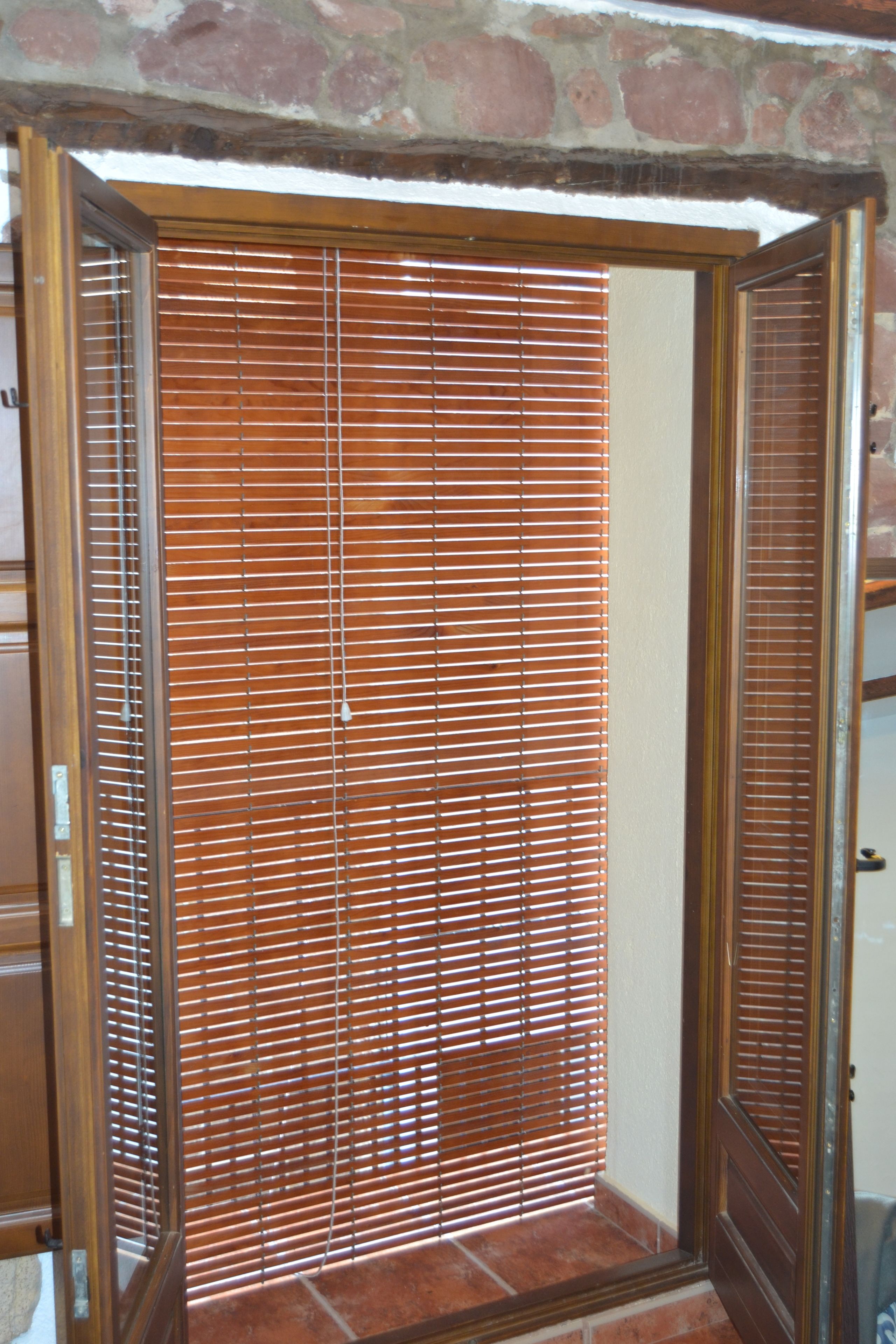 Individually decorated, individually furnished, desk, soundproofing