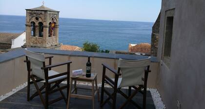 kyma mansion est situé au coeur du chùteau de Monemvasia