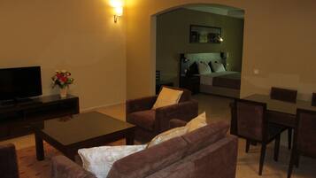 Suite Deluxe, 1 lit double, non-fumeur | Salon Exécutif