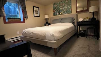 2 bedrooms, desk, iron/ironing board, travel cot