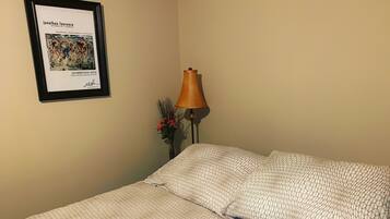 2 bedrooms, desk, iron/ironing board, travel cot