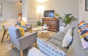 Fernseher, Tischtennisplatte