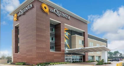 La Quinta Inn and Suites by Wyndham Houston Spring South