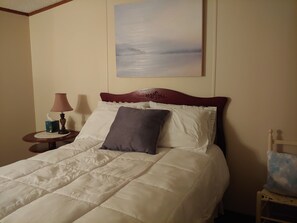2 bedrooms, desk, free WiFi, bed sheets