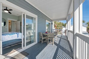 تناول الطعام بالخارج