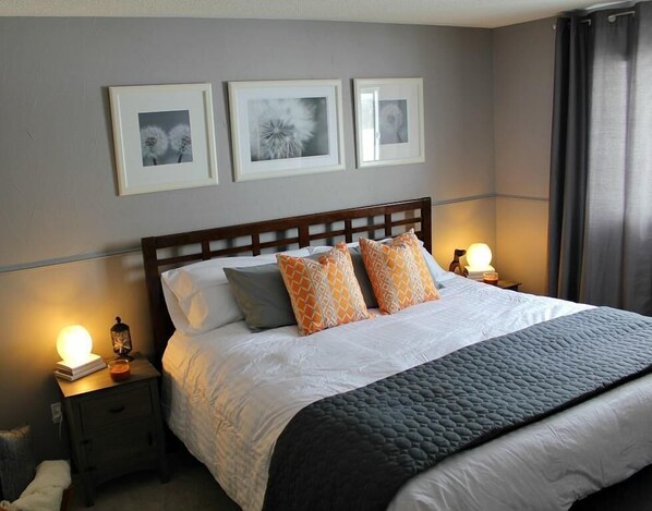 Escritorio, sistema de insonorización, wifi gratis y ropa de cama 