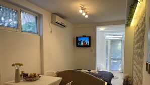 Studio | Living area | Flat-screen TV - Apartments Vojvoda (Kotor)