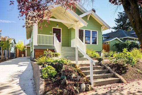 Alberta Nest: Home Base for Adventure in the City