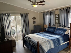 3 makuuhuonetta, silitysrauta/-lauta, ilmainen Wi-Fi, vuodevaatteet