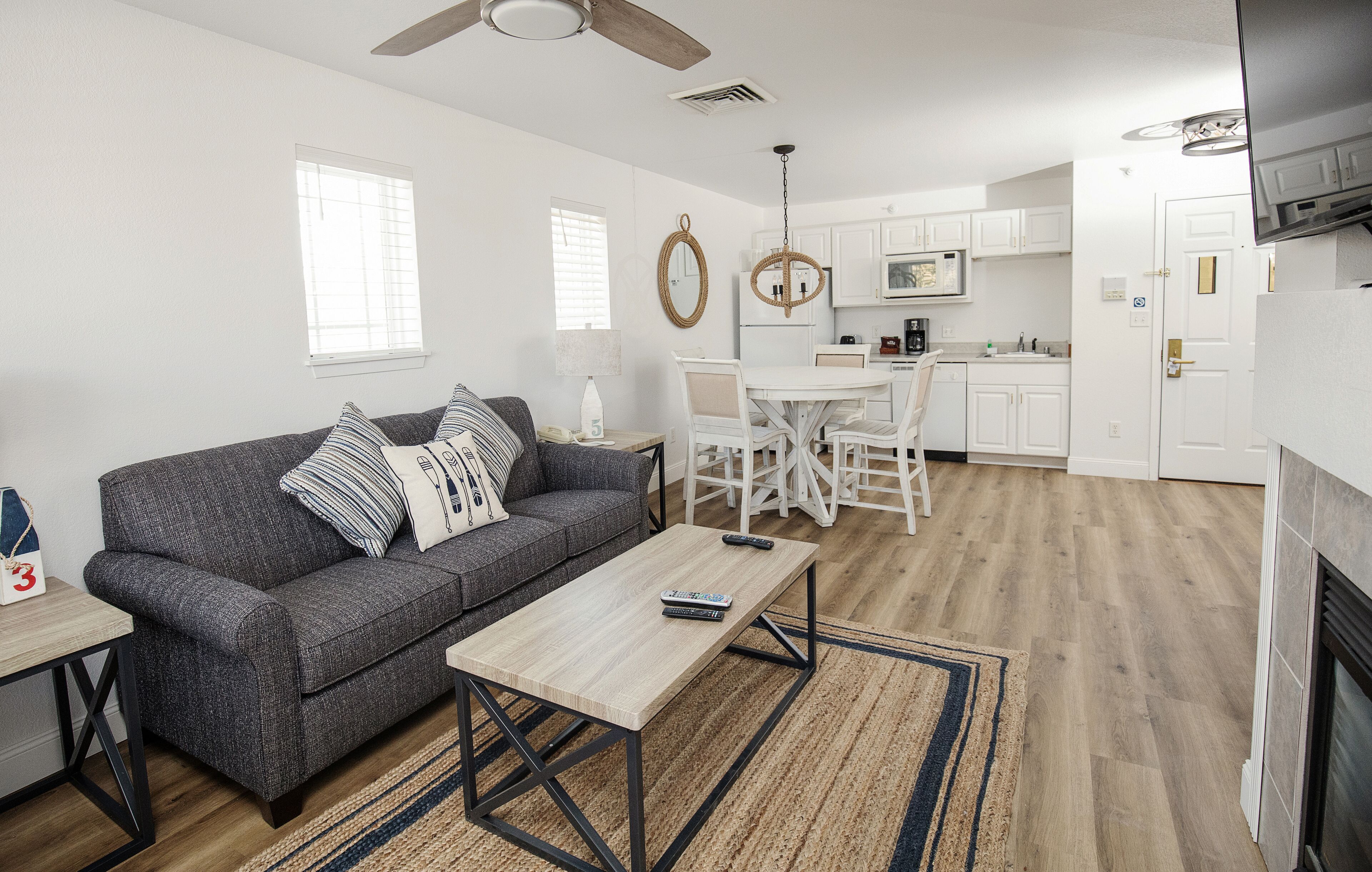 333 - Beautifully Updated 1 Bedroom  Suite
