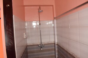 Executive-Doppelzimmer | Badezimmer | Dusche, Handtücher