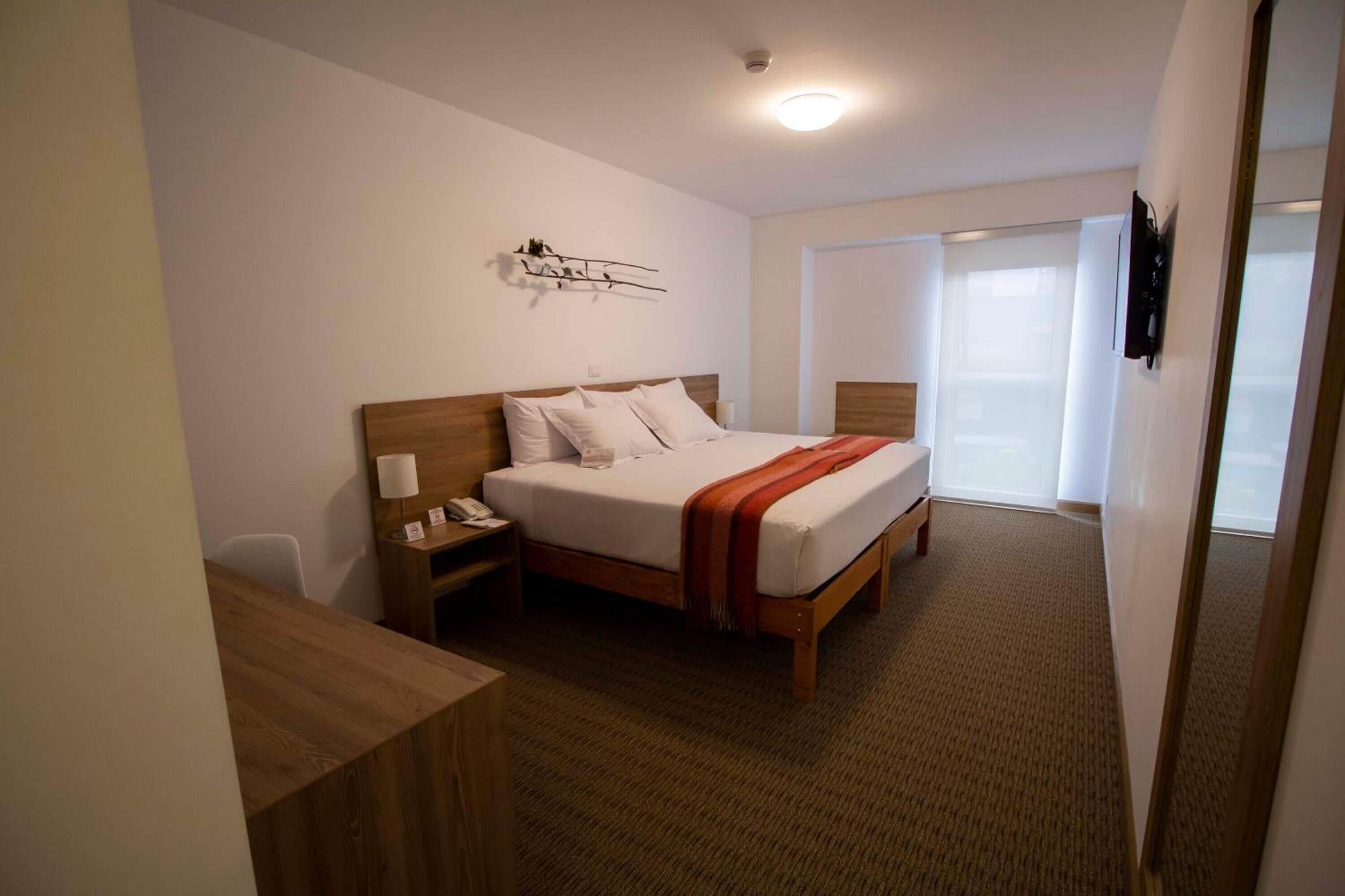 premium bedding, in-room safe, desk, free wifi