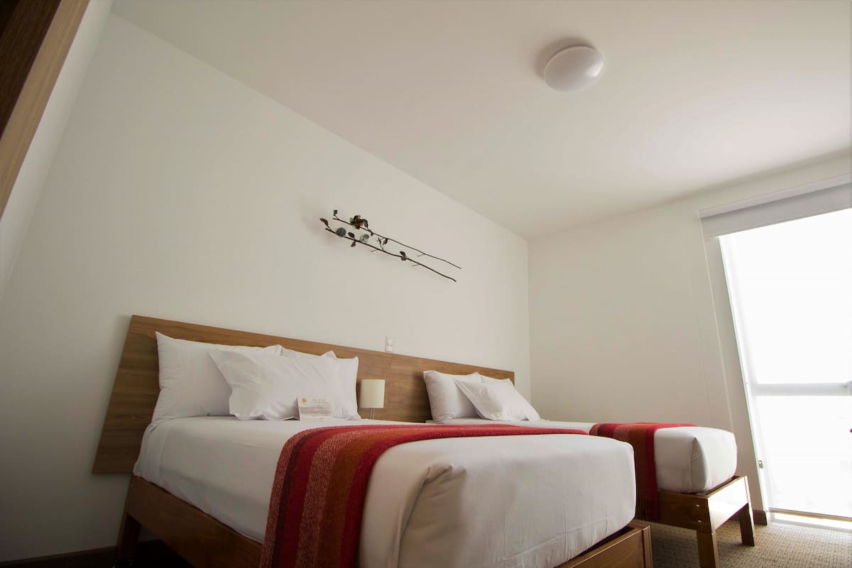 Standaard kamer, 1 twee- of 2 eenpersoonsbedden | Luxe beddengoed, een kluis op de kamer, een bureau, gratis wifi