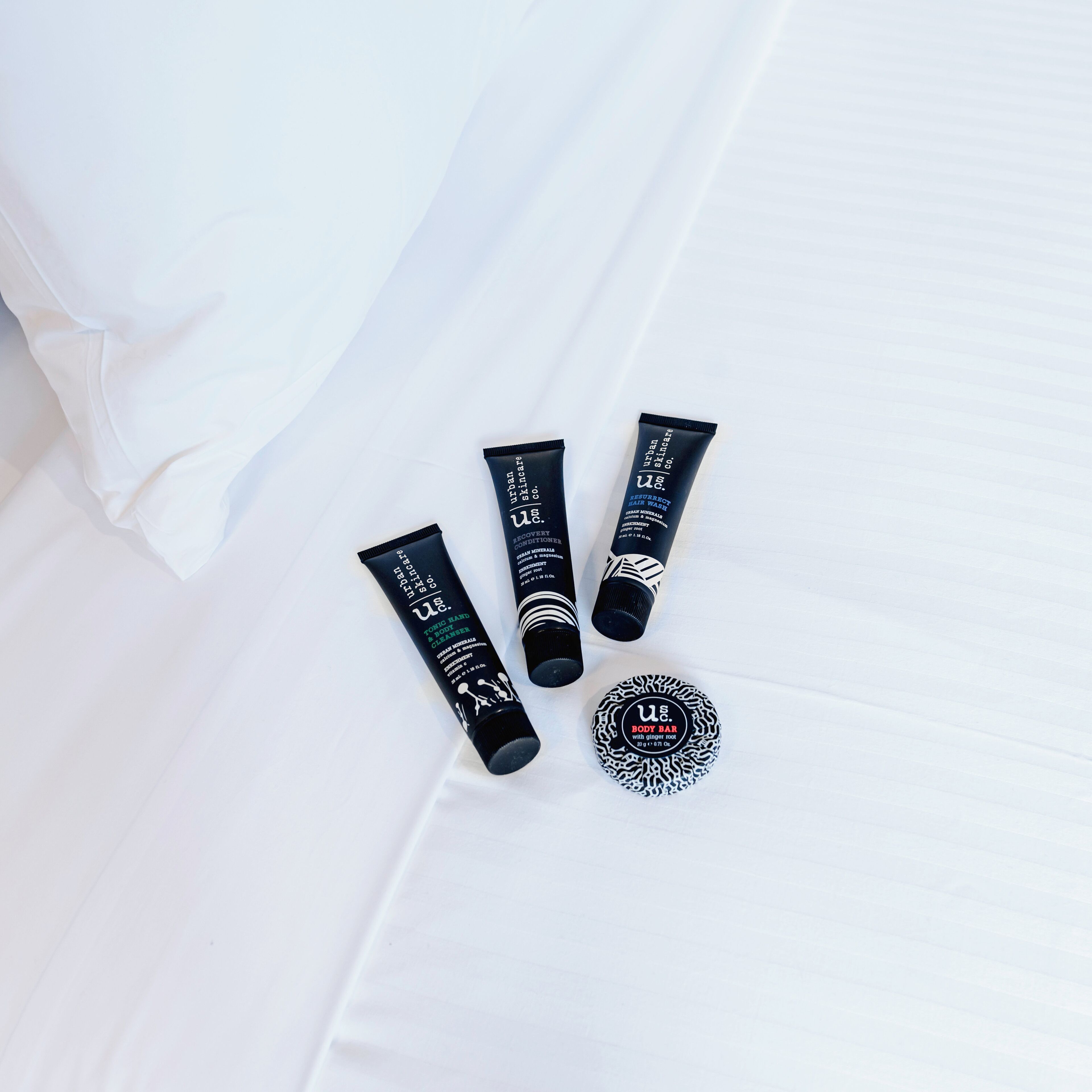 king accessible | bathroom | shower, designer toiletries, hair dryer, towels