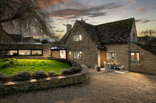 A 5* Star Award winning Cotswold Cottage dating from 1670, with Eco credentials