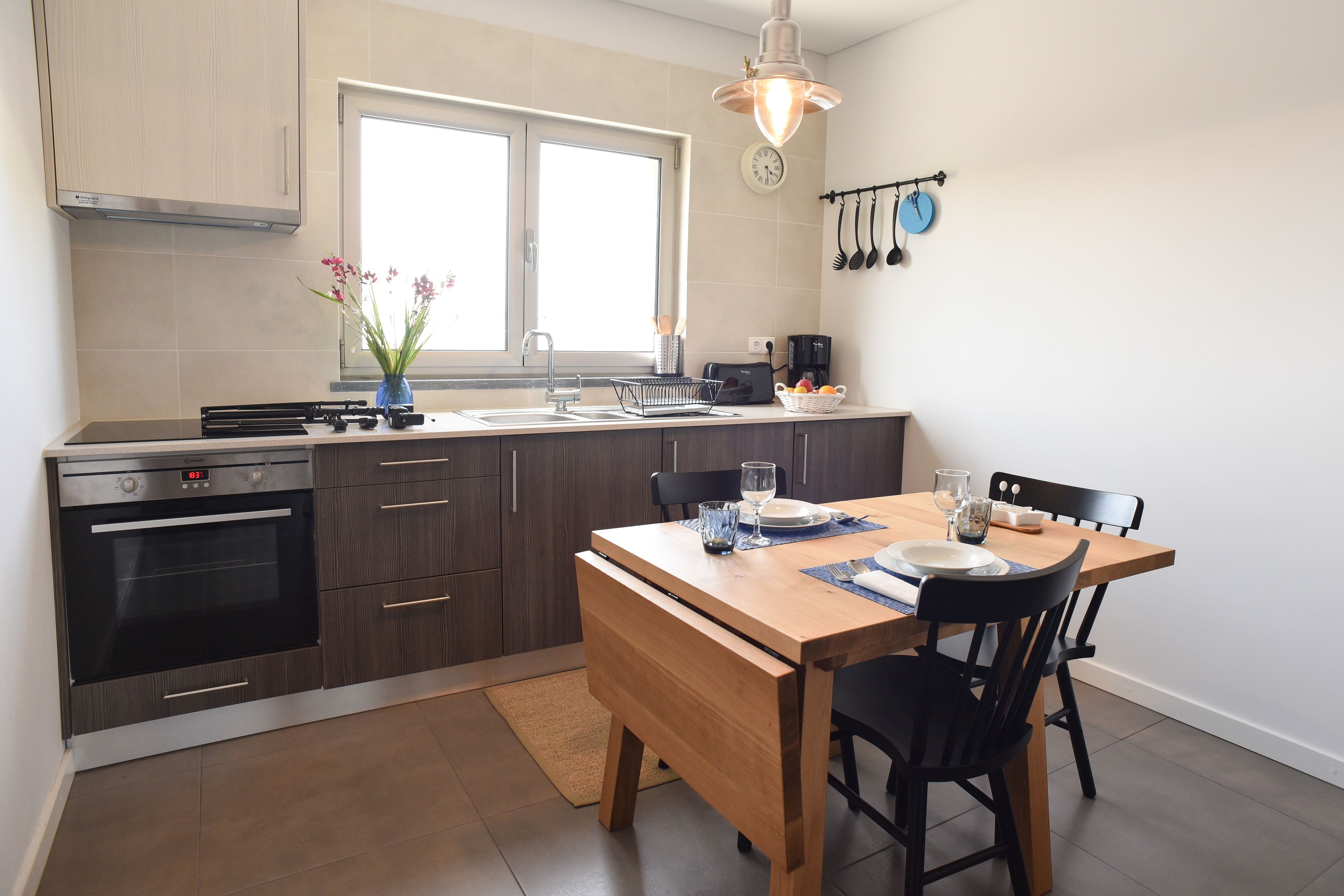 Appartement, 2 chambres (Blue) | Cuisine privée | Grand réfrigérateur, micro-ondes, four, plaque de cuisson