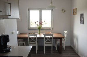 Appartement, 2 chambres (Green) | Restauration dans la chambre