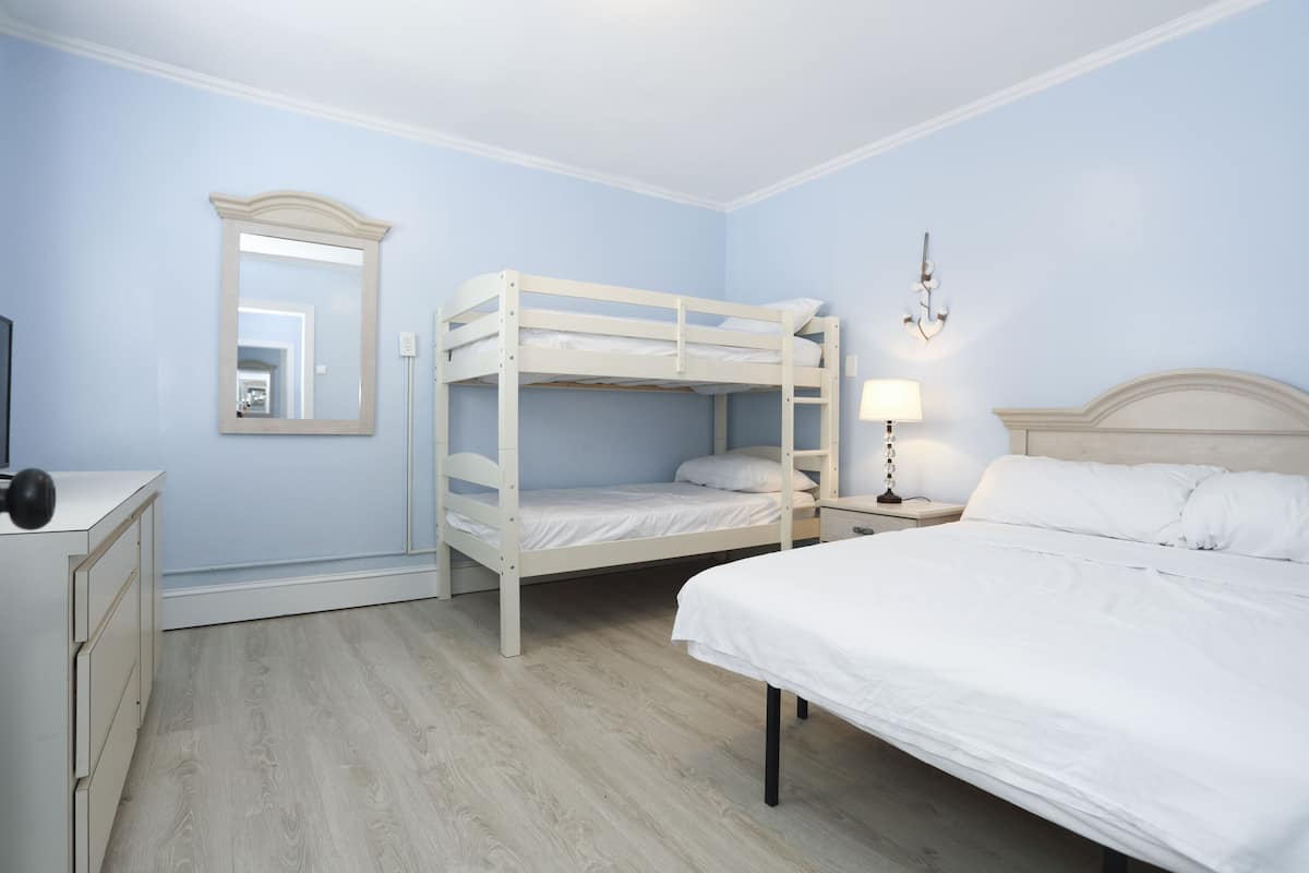 Apartment, 1 Bedroom, Non Smoking (East Side)