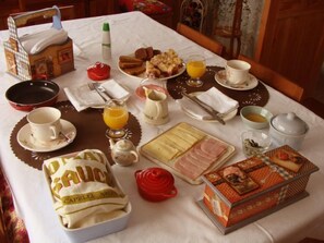 Free daily local cuisine breakfast