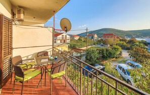Outdoor dining - 2 bedroom lovely apartment in Vinisce (Vinisce)