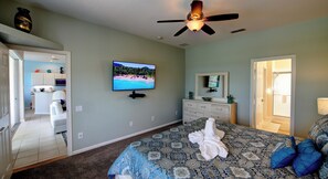 5 Schlafzimmer, Schreibtisch, Bügeleisen/Bügelbrett, Reisekinderbett