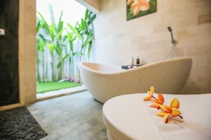 Bathroom - 3 BR Villa at Heart of Seminyak/Oberoi (Seminyak, Kuta)