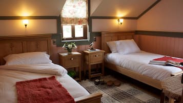 Twin Room, 2 Single Beds, Non Smoking | Free WiFi, bed sheets