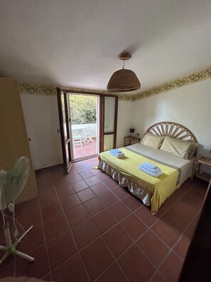 3 bedrooms, in-room safe, iron/ironing board, travel crib