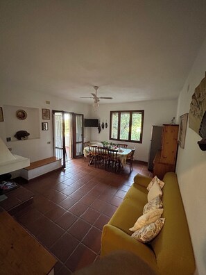 Smart TV, fireplace, printers