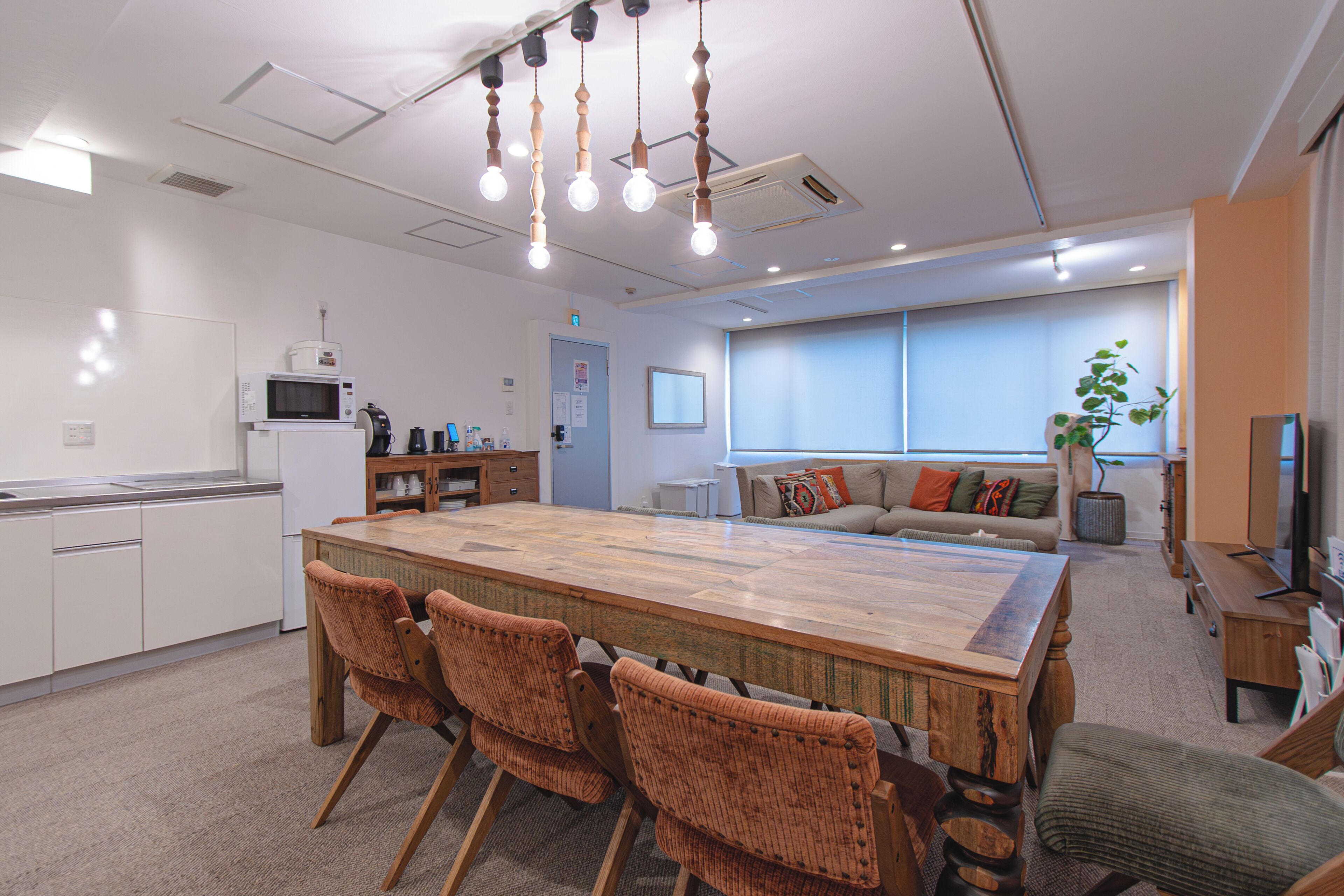 Deluxe Apartment (401) | In-room dining