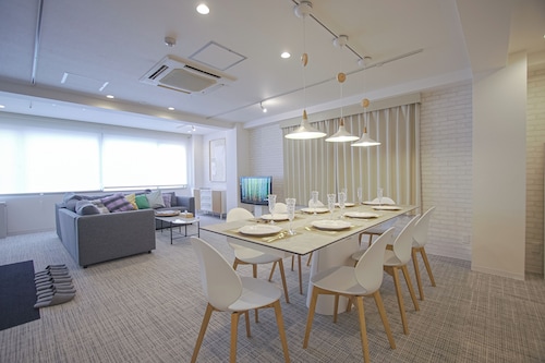 客室内のダイニングエリア