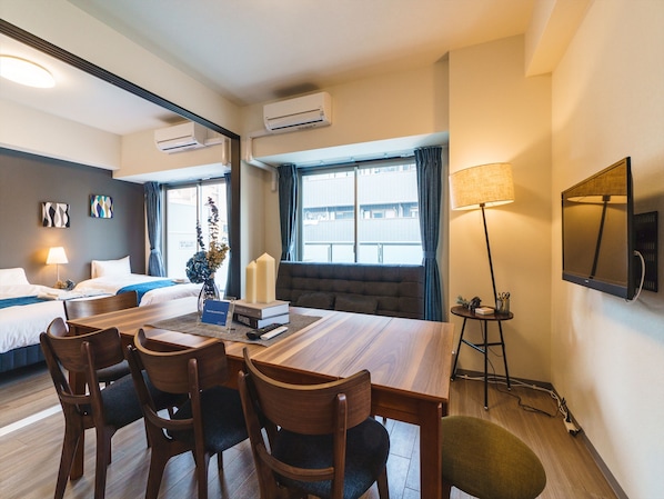 Desk, iron/ironing board, free WiFi, bed sheets - IKIDANE Residential Hotel SHIMANOUCHI (Osaka)