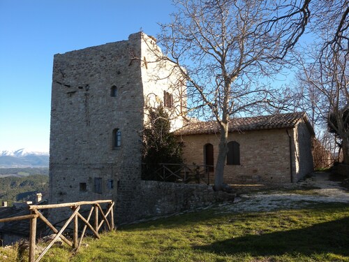 Living in Umbria in the ancient Castle of Morcicchia