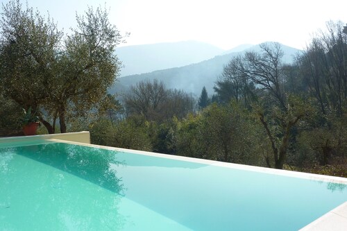 CASA ELENA - Detached house with enclosed garden, swimming pool at exclusive use