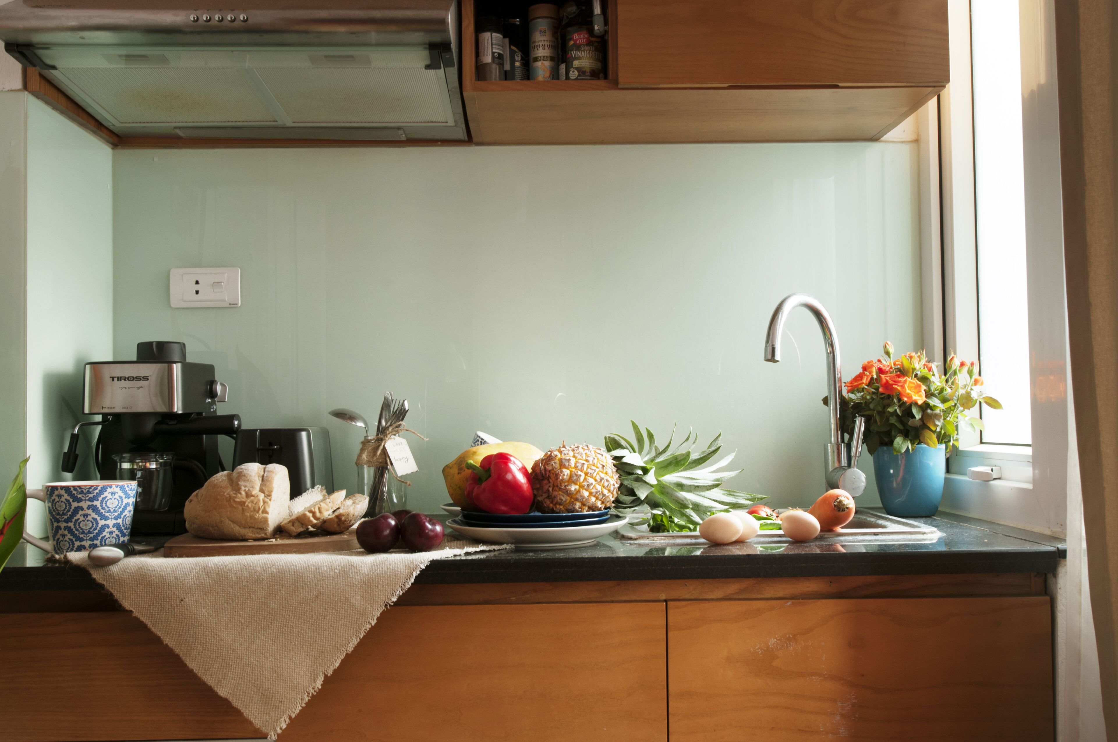 Deluxe Studio Suite, 1 Queen Bed, Kitchenette | Private kitchenette | Full-size fridge, microwave, stovetop, espresso maker