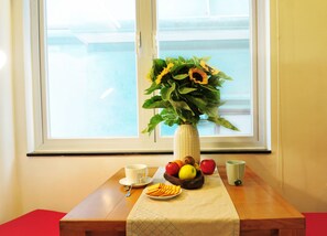 Deluxe Apartment, 1 Bedroom, Kitchenette | In-room dining - Chez Tram Homestay (Hanoi)