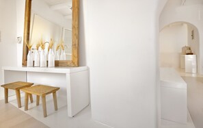 3 bedrooms, in-room safe, desk, iron/ironing board - Villa Blanca Duo (Mykonos)