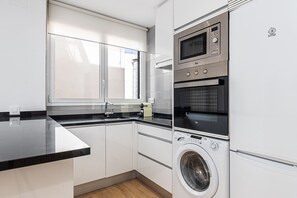 Refrigerador, microondas, horno, lavavajillas