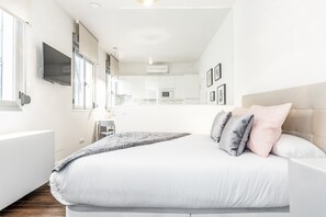 1 chambre, fer et planche Ă repasser, Wi-Fi gratuit, draps fournis
