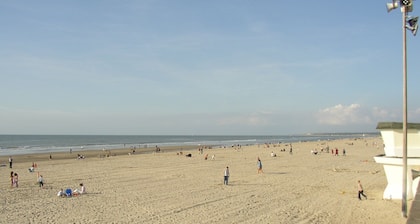 REDUCCIONES SEPT / OCT<br>Amplia casa, zona tranquila, cerca de largas playas de arena.