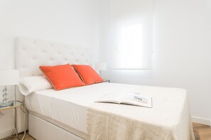 1 slaapkamer, een strijkplank/strijkijzer, gratis wifi